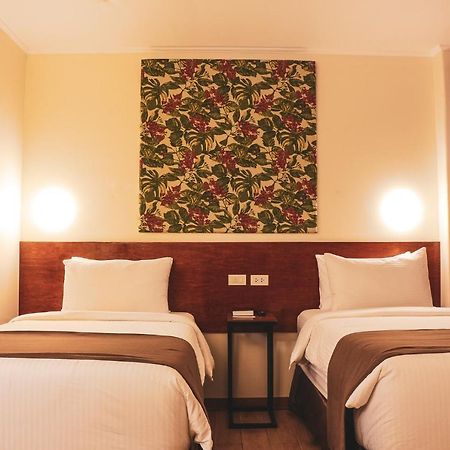 Hotel Sentro Legazpi Esterno foto