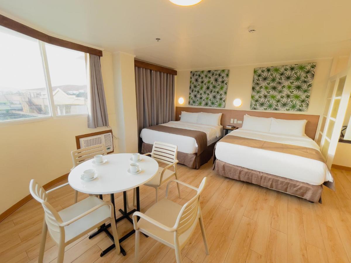 Hotel Sentro Legazpi Esterno foto