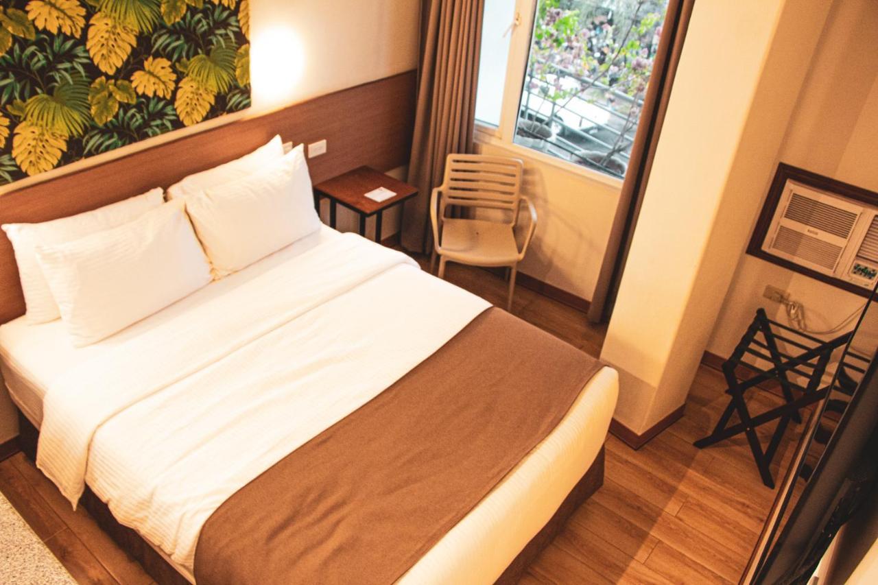 Hotel Sentro Legazpi Esterno foto
